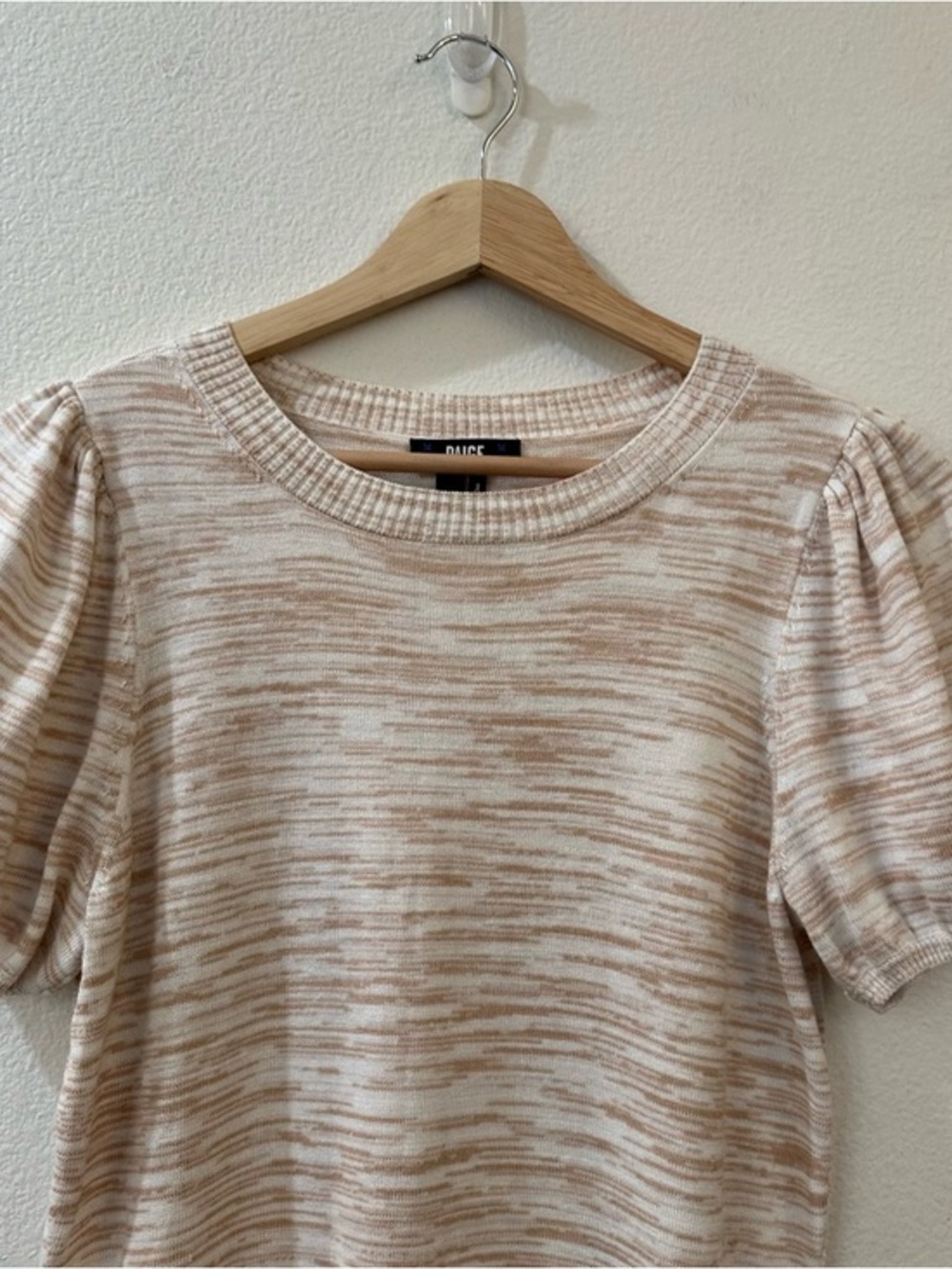 Paige Lucerne Space Dye Puff Sleeve‎ Pullover Top in Camel Size Small - Picture 4 of 10